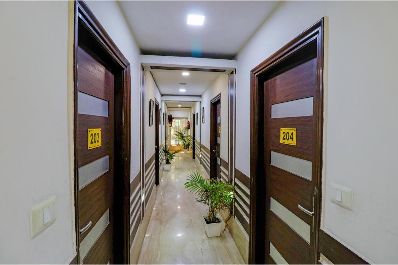 Fabhotel Admire Suites ニューデリー エクステリア 写真