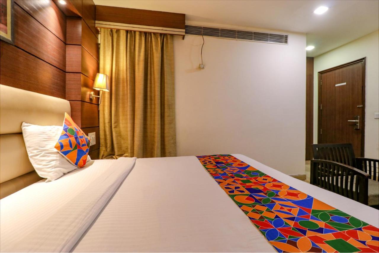 Fabhotel Admire Suites ニューデリー エクステリア 写真